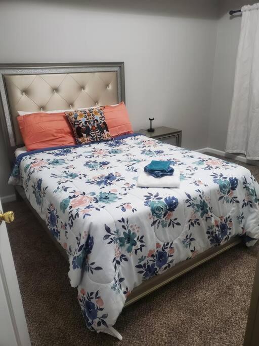 Castle Comfort Ellenwood 外观 照片