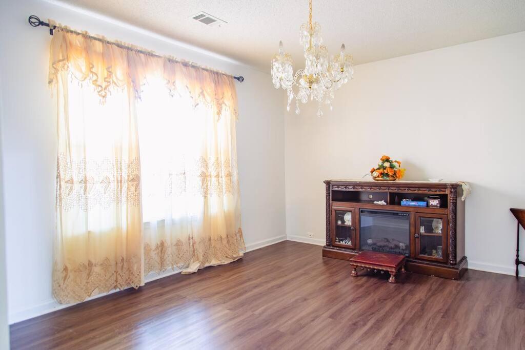 Castle Comfort Ellenwood 外观 照片